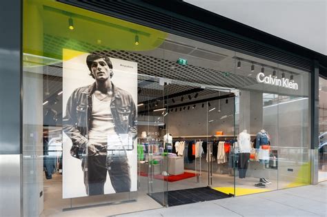 edinburgh calvin klein 205w39nyc store.